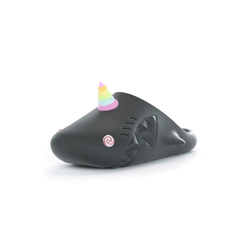 

HelloSlippers Акульи тапочки-мюли Unicorn с закрытым носком унисекс черные, цвет Black