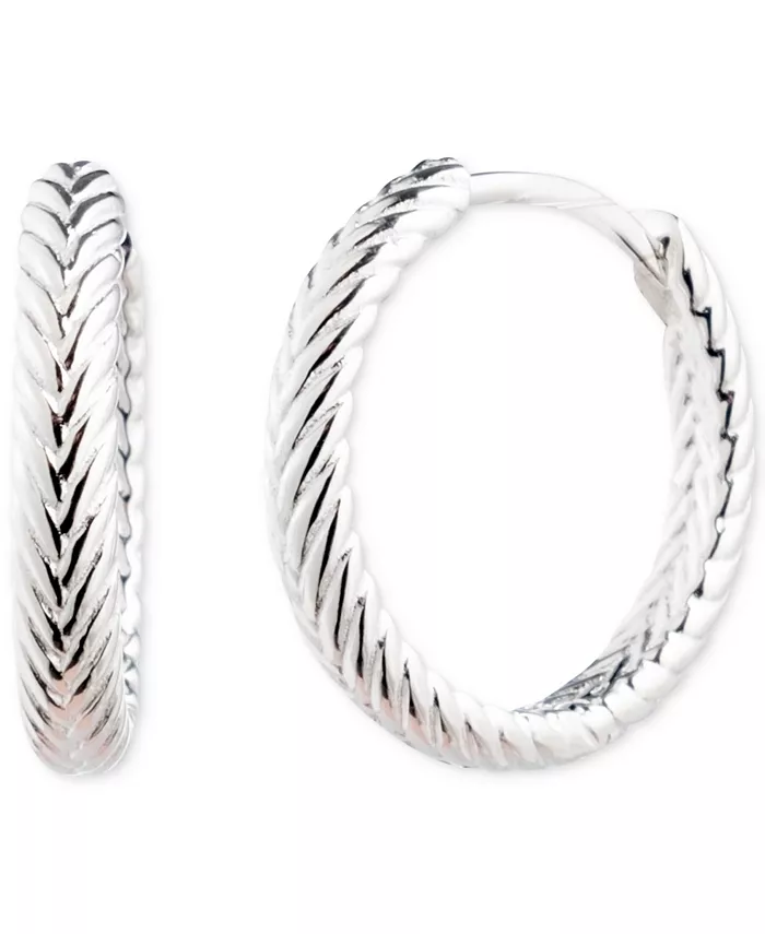 

Серьги-кольца Huggie Hoop с рисунком в ёлочку из стерлингового серебра, 0,64 дюйма Lauren Ralph Lauren
