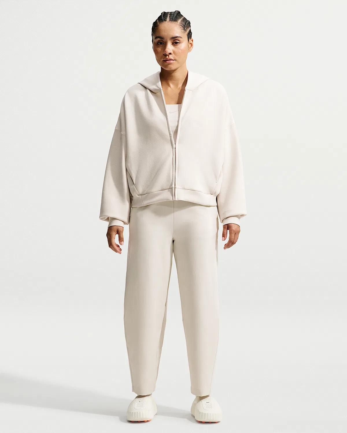 Женские штаны Nike 24.7 PerfectStretch Dri-FIT с высокой посадкой, свободного кроя, Light Orewood Brown/Light Iron Ore