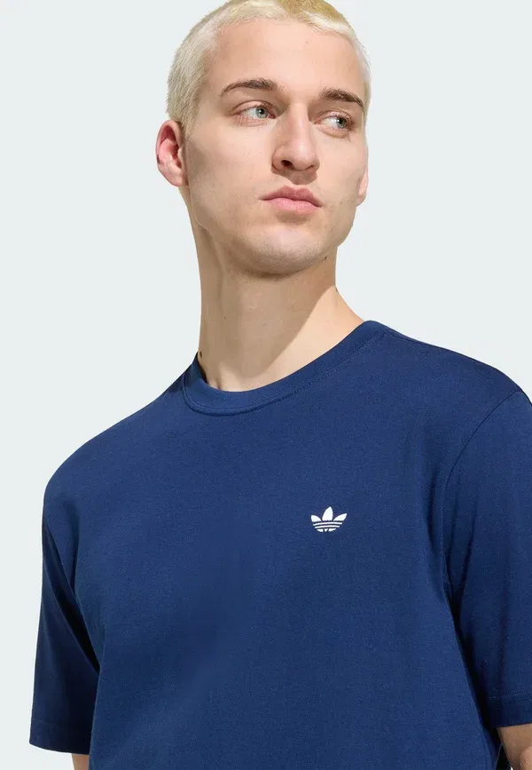 Футболка Adidas Originals Loo31 basic t-shirt, цвет ночной индиго — фото 2
