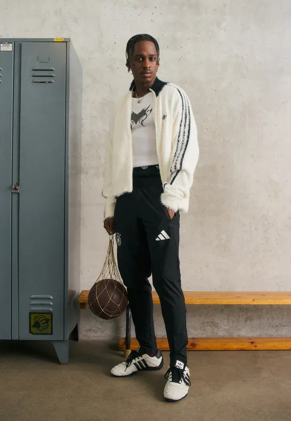 Футболка Adidas Performance Deutschland DFB Tiro Travel National Team Wear, черный — фото 2