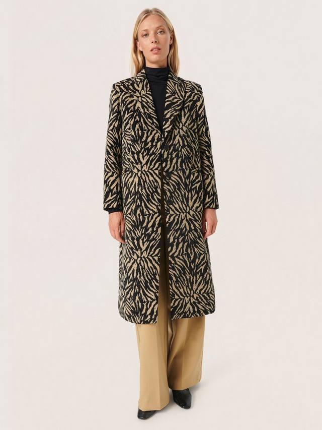 

Пальто от лилии Soaked In Luxury, цвет Zebra Jacquard