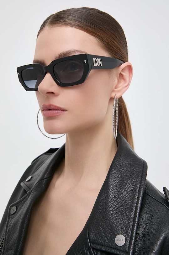 

Солнцезащитные очки Dsquared2, черный