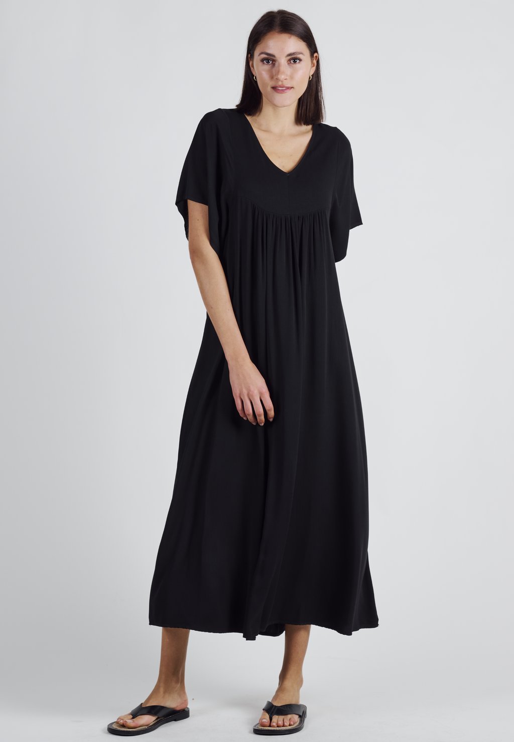 

Платье макси SOFT LINE Andijamo, черный