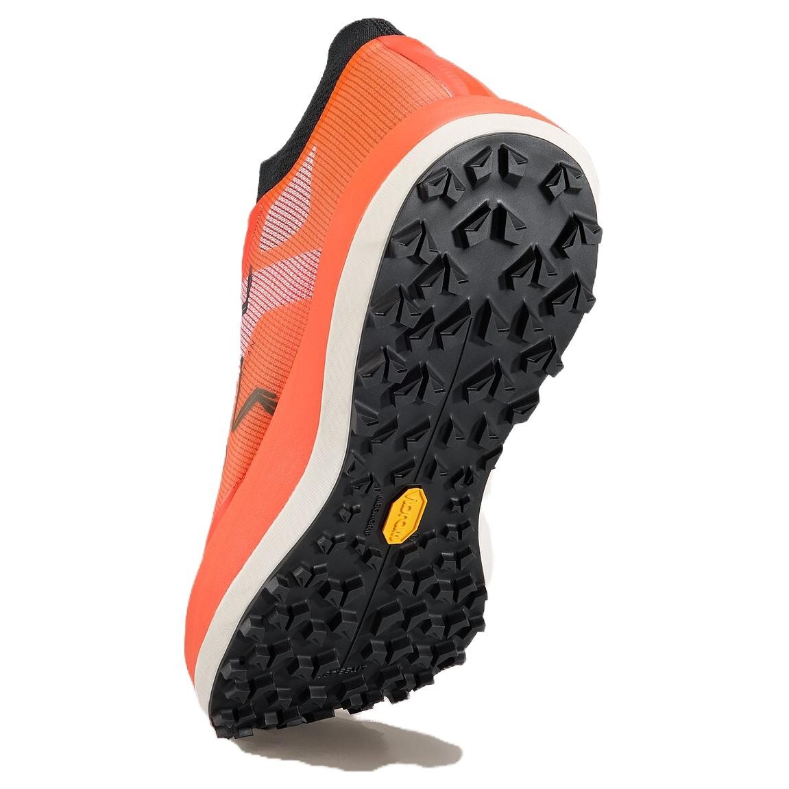 Кроссовки SYLAN PRO мужские низкие оранжевые/черные Arcteryx — фото 4