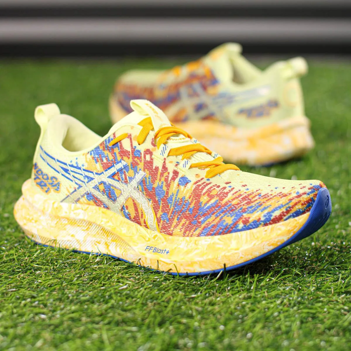 Мужские беговые кроссовки ASICS Noosa TRI 16, желтый/синий — фото 3