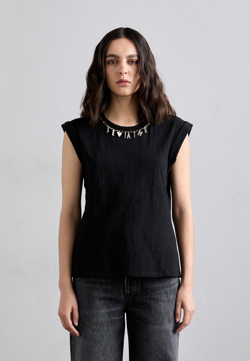 

Футболка с набивным рисунком JETAIME NECKLACE BELLA TEE Cinq à Sept, черный
