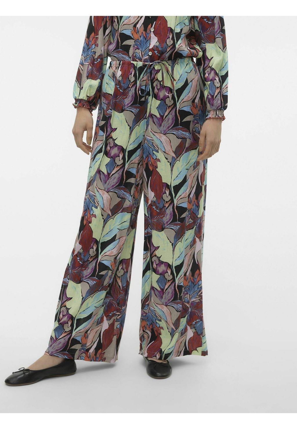 

Брюки GAJA Vero Moda, черный