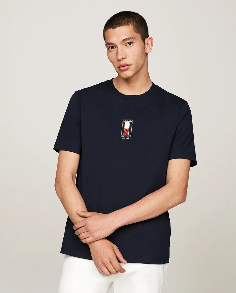 

Мужская футболка с вышитым вертикальным флагом Tommy Hilfiger, тёмно-синий