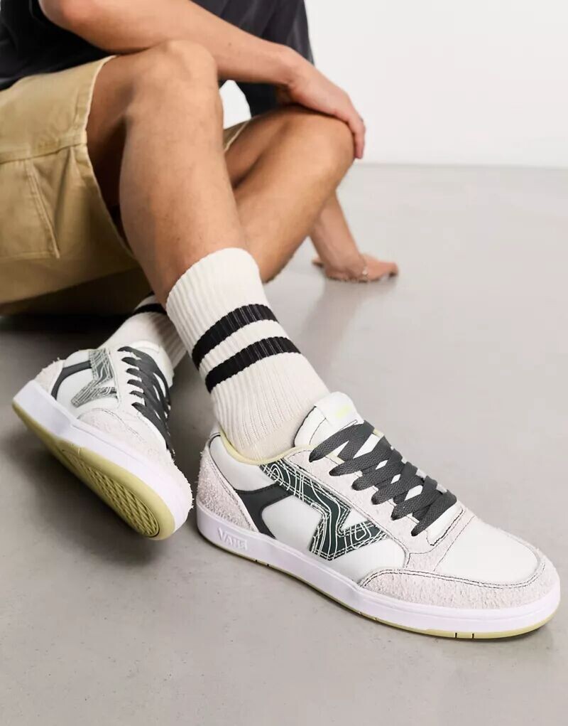 

Белые кроссовки унисекс Lowland с практичным пакетом, эксклюзивно для ASOS Vans, Белый, Белые кроссовки унисекс Lowland с практичным пакетом, эксклюзивно для ASOS Vans
