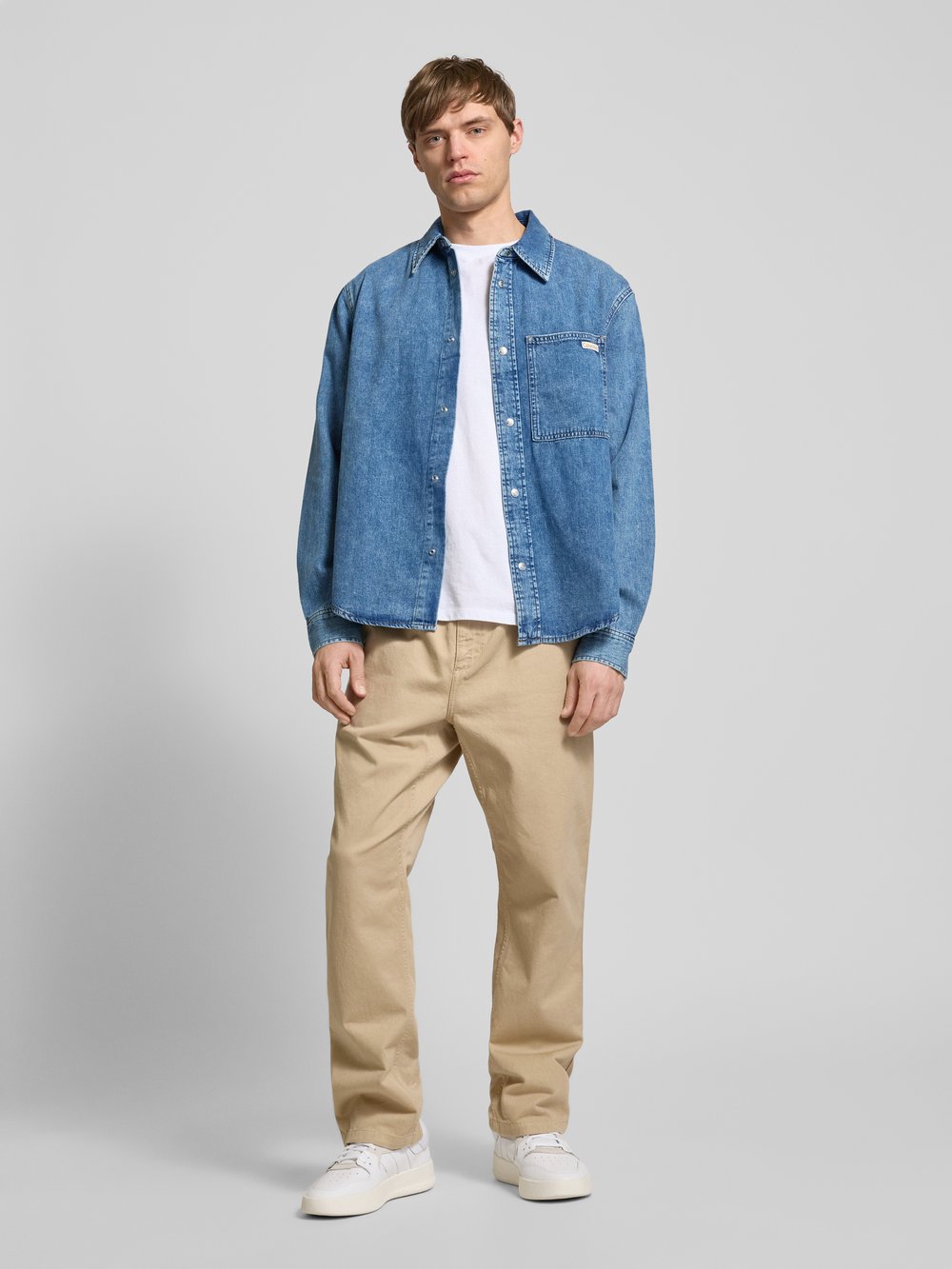 

Рубашка из денима классического кроя с нашивкой-лейблом Calvin Klein Jeans