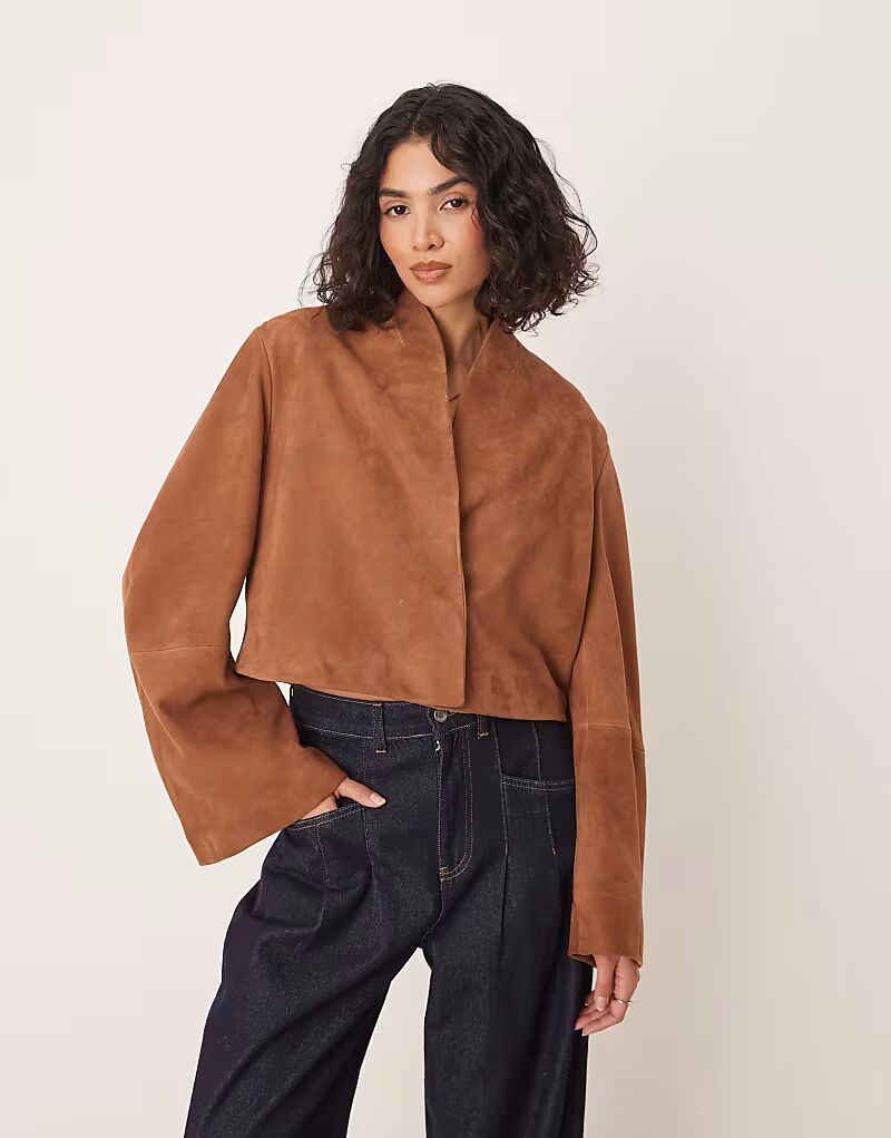

Укороченный замшевый блейзер ASOS DESIGN бежевого цвета