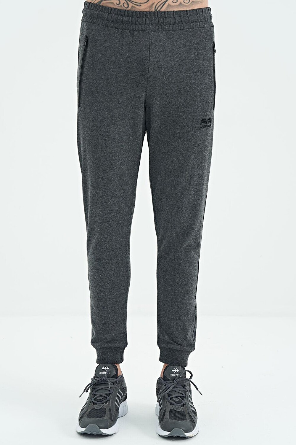 

Мужской спортивный костюм Kane Anthracite Melange с вышитым логотипом Pocket Jogger AIR JONES