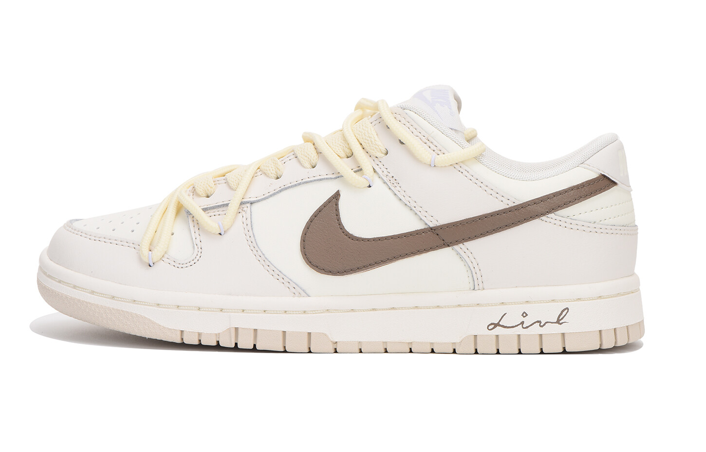 

Кроссовки Nike Dunk Skateboard Shoes Women's Low-Top Brown