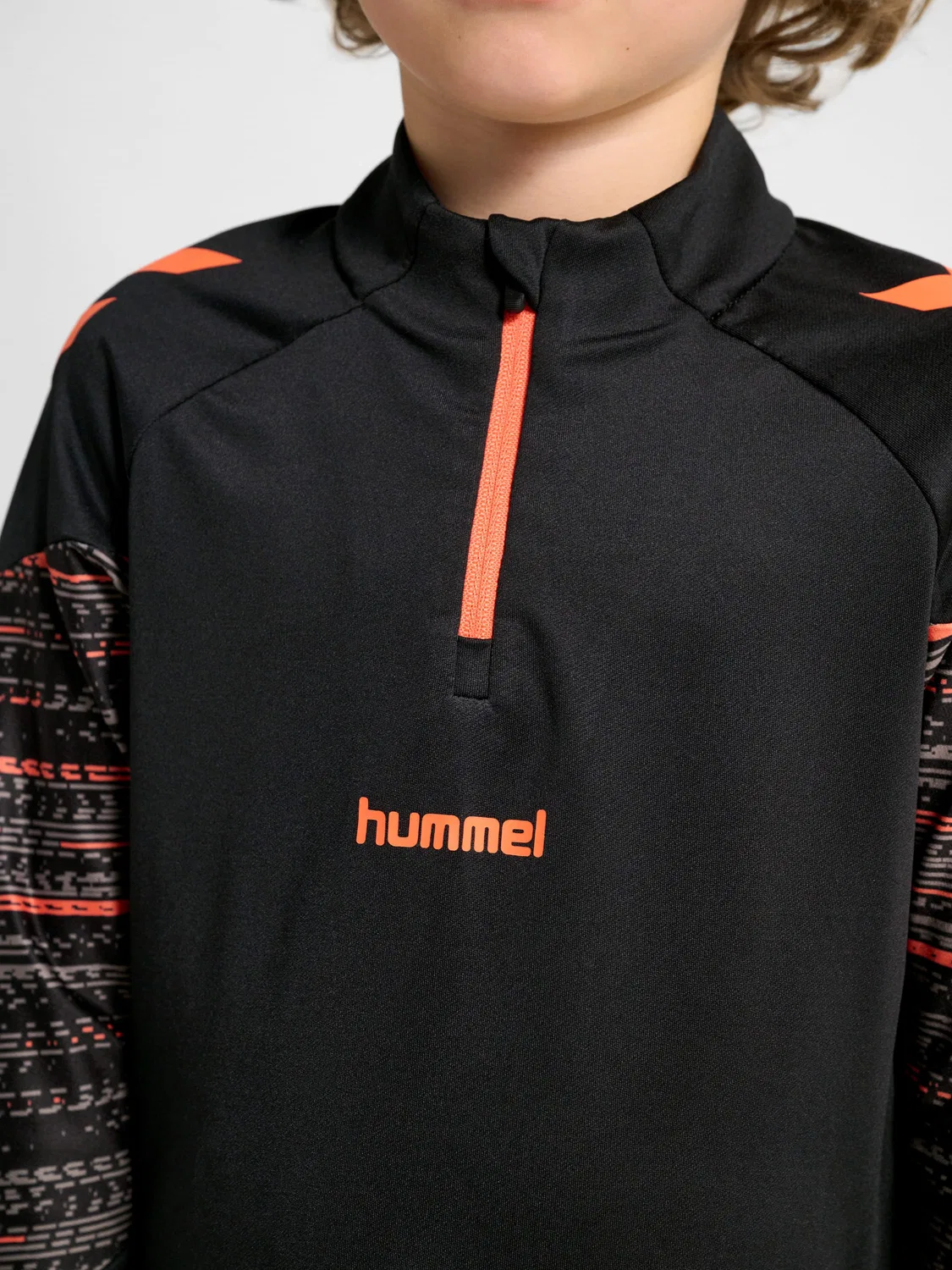 Свитшот с полузамком, согревающий, Hummel, черный/оранжевый — фото 4