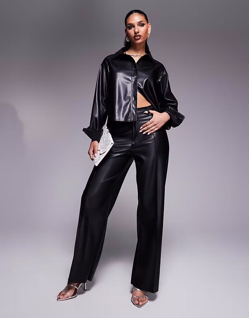 

Брюки River Island из искусственной кожи с широкими штанинами и передним швом, черного цвета