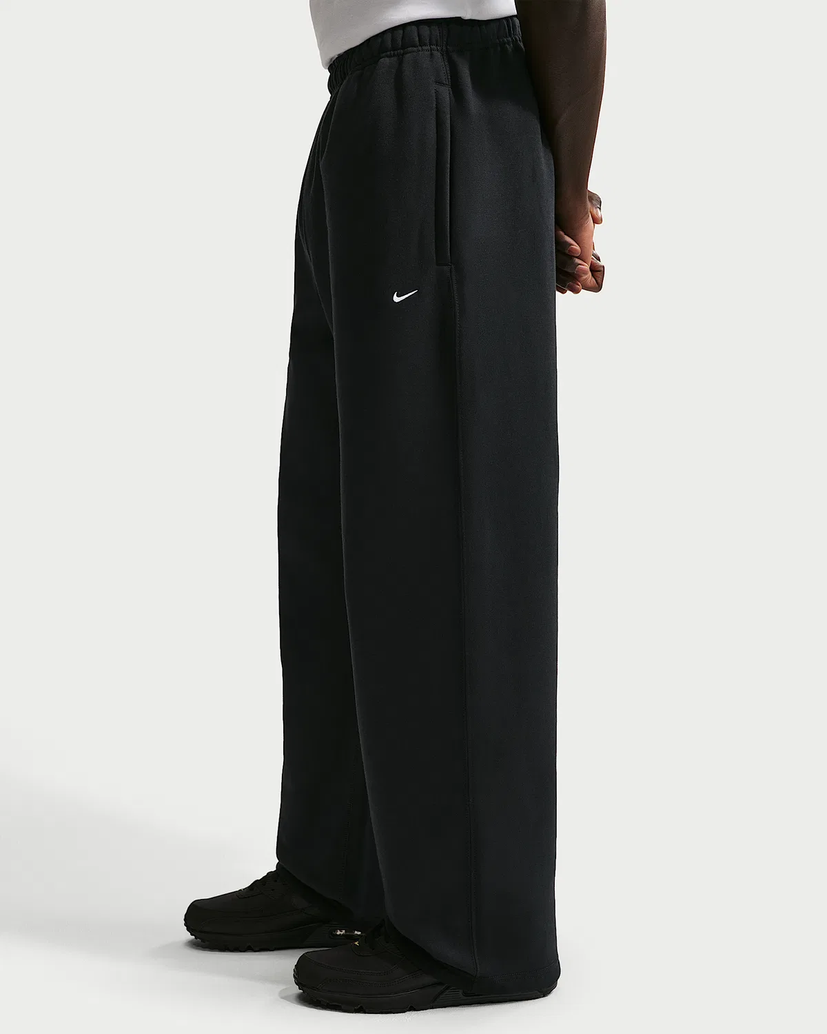Мужские флисовые штаны Nike Solo Swoosh с открытым низом, Black/Black/White — фото 2