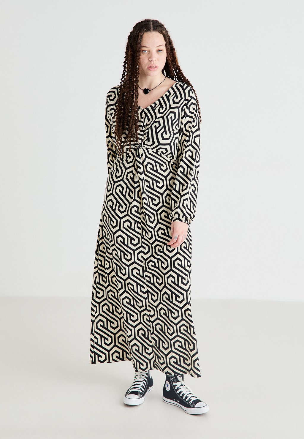 

Платье из джерси VMCMERVE LONG KNOT DRESS Vero Moda Curve, бежевый