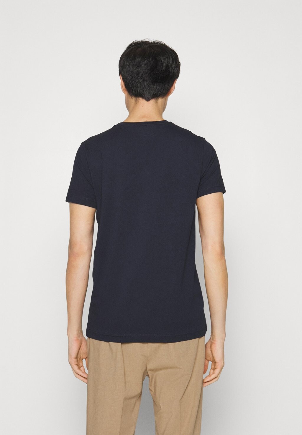 Базовая футболка ФУТБОЛКА CORE STRETCH SLIM NECK Tommy Hilfiger, небо пустыни — фото 3
