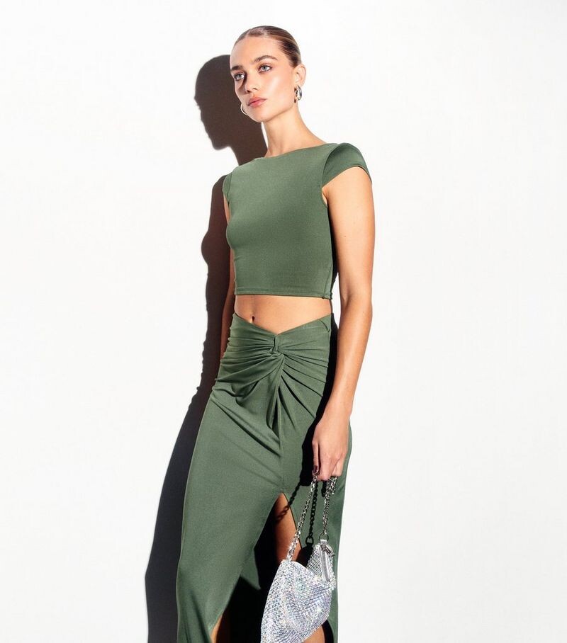 

Укороченный топ цвета хаки с овальной спинкой New Look, хаки