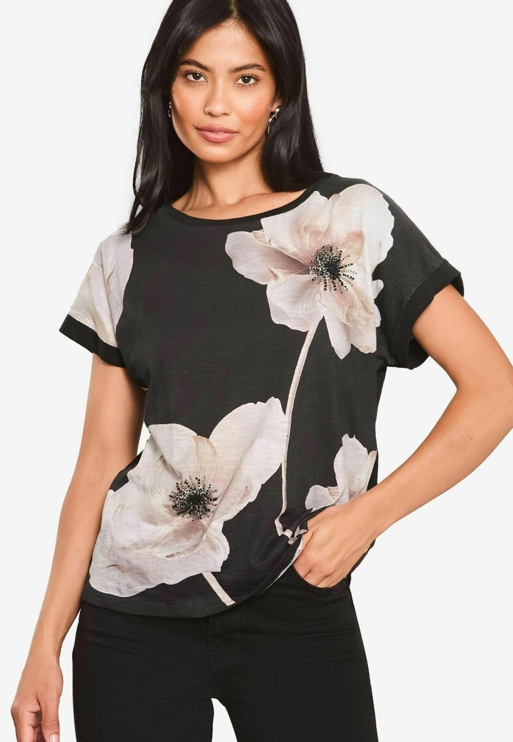 

Футболка с принтом EMBELLISHED FLORAL REGULAR FIT Lipsy, черный