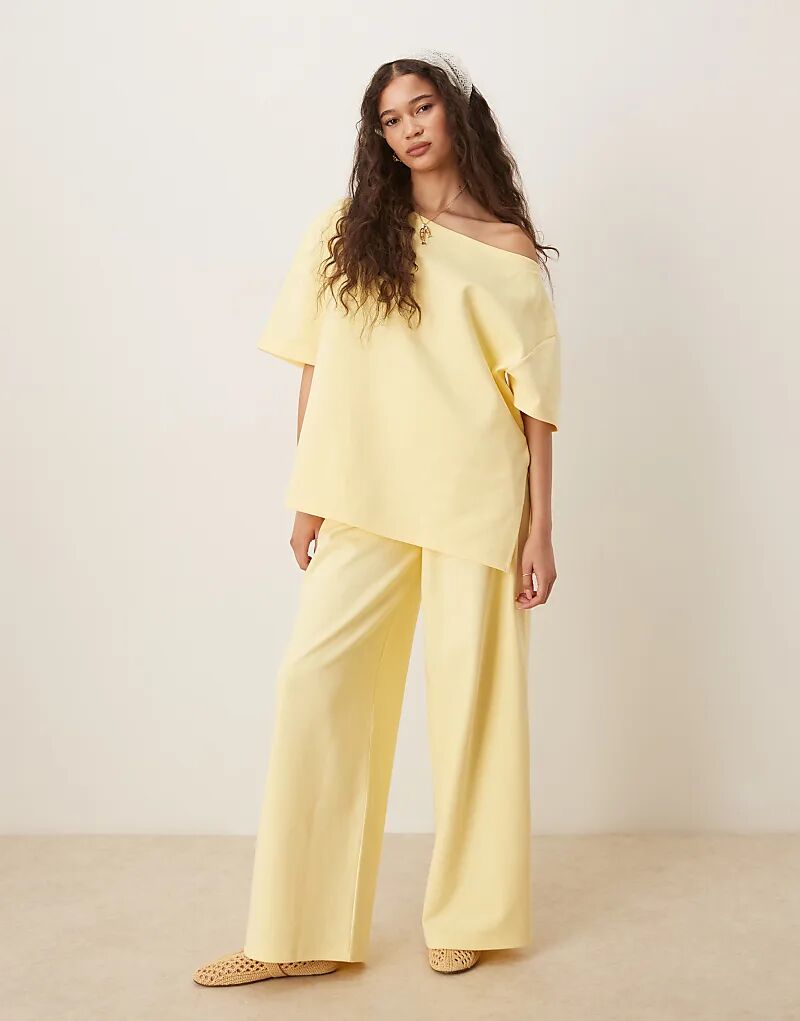 

Широкие брюки ASOS DESIGN из интерлока желтого цвета