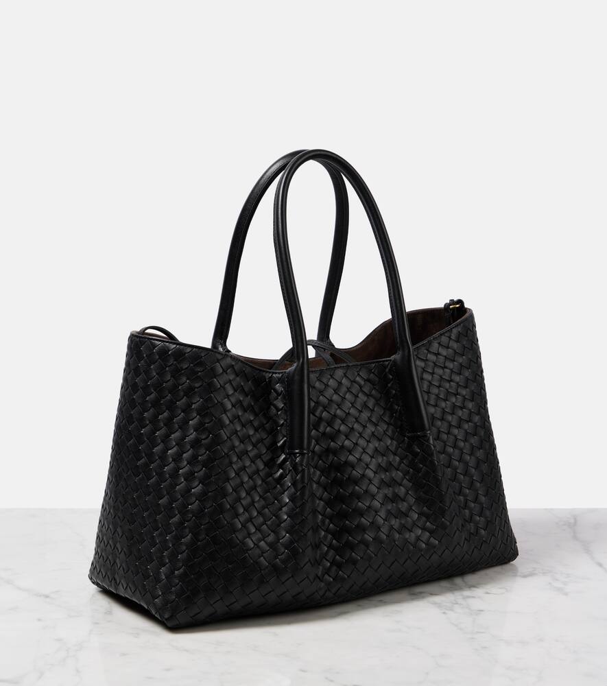 Новая большая кожаная сумка тоут intrecciato Bottega Veneta, Black/Fondant-M Br — фото 4
