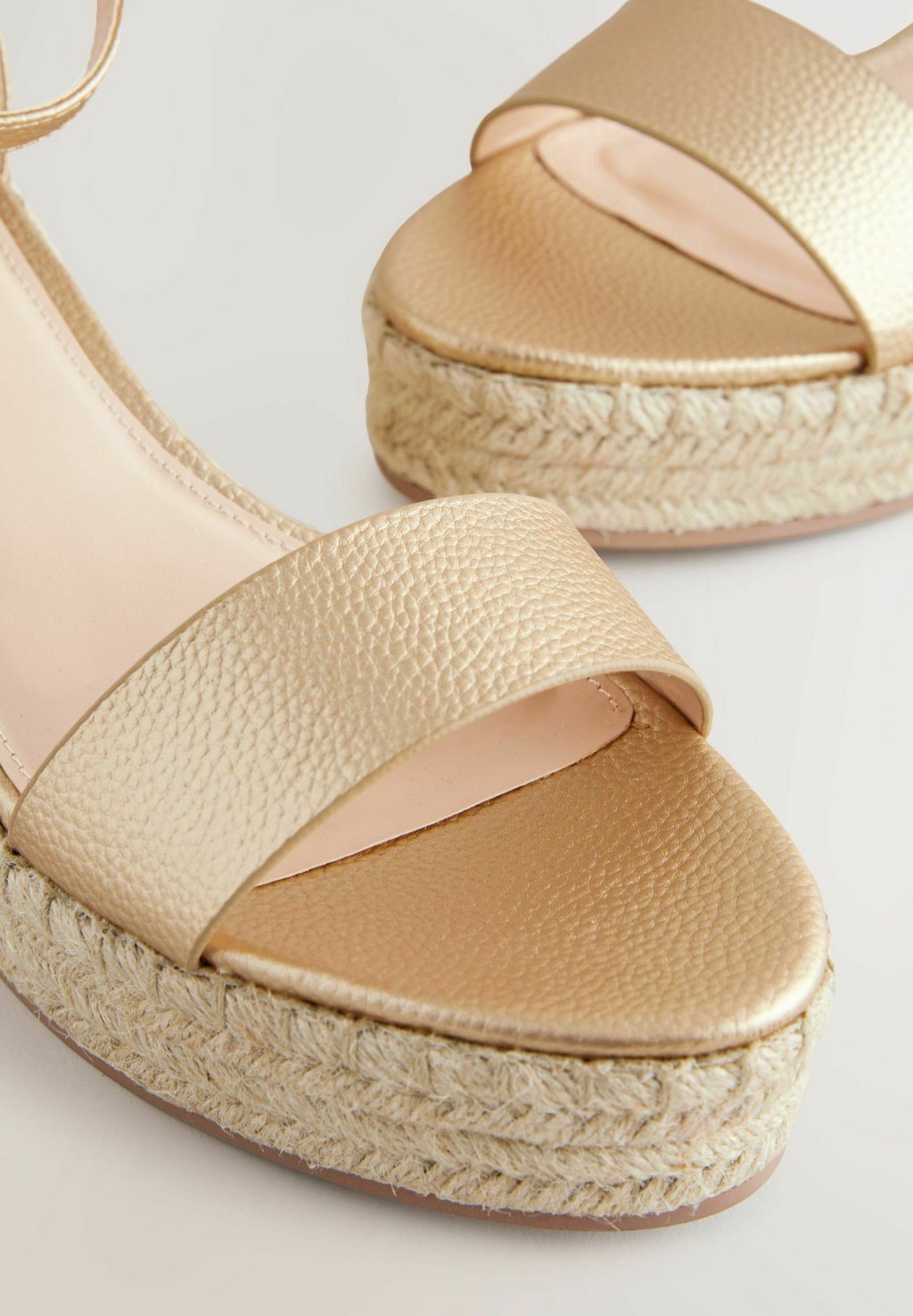 Босоножки на танкетке REGULAR - FOREVER COMFORT ROUND TOE - Espadrilles Next, цвет Mottled Yellow — фото 3