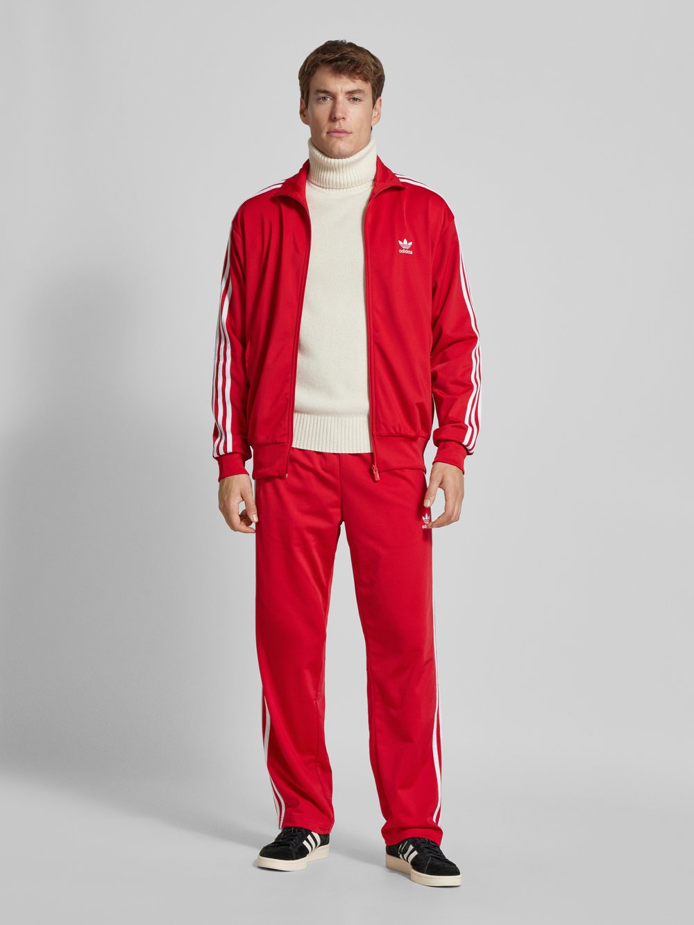 

Толстовка с пришитыми этикетками adidas Originals, красный