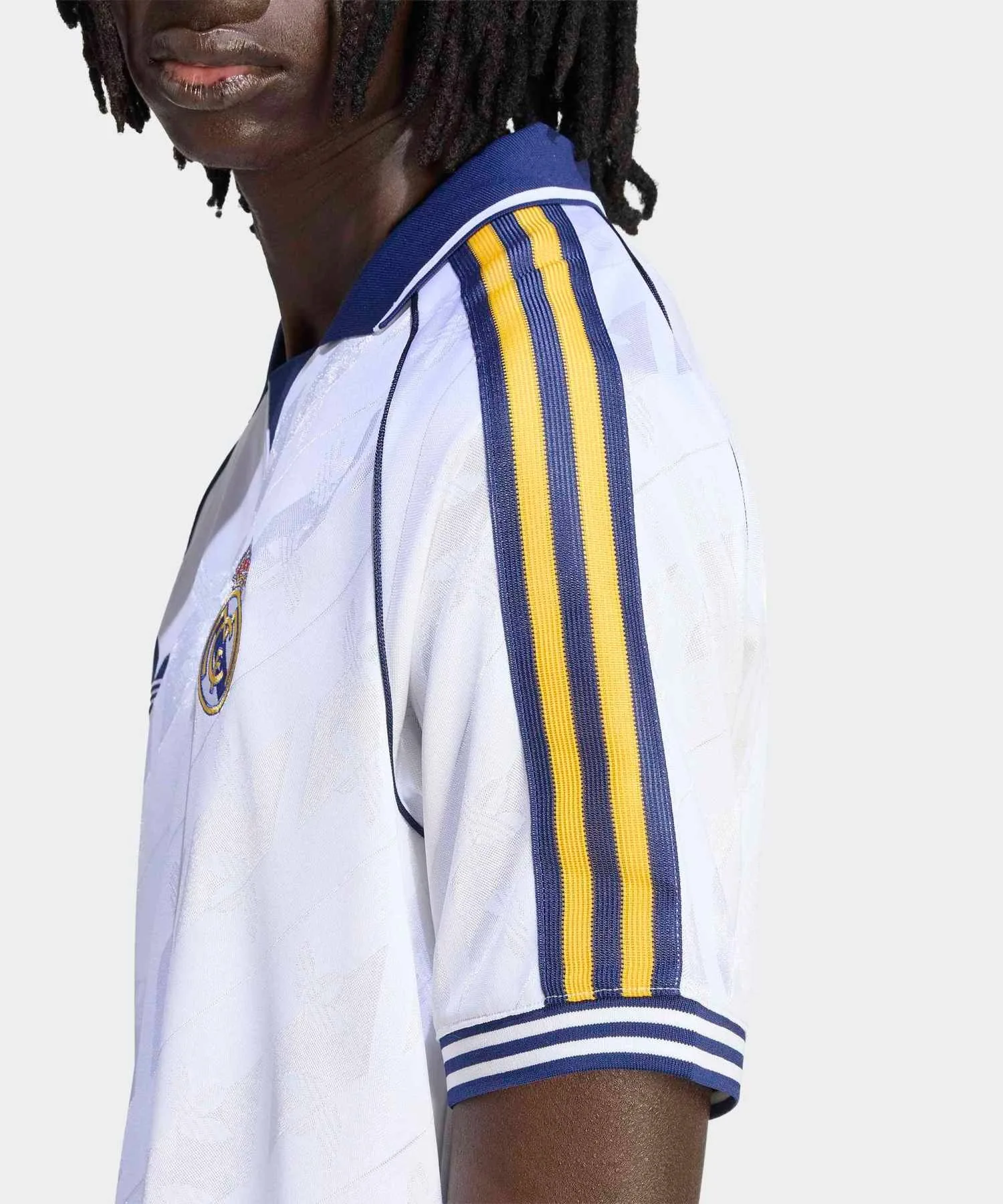 Мужская футболка Polo реглан фит Adidas Real Madrid Originales белая — фото 4
