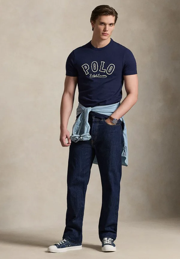 Футболка приталенного кроя с принтом логотипа в западном стиле. Polo Ralph Lauren, Cruise Navy — фото 2