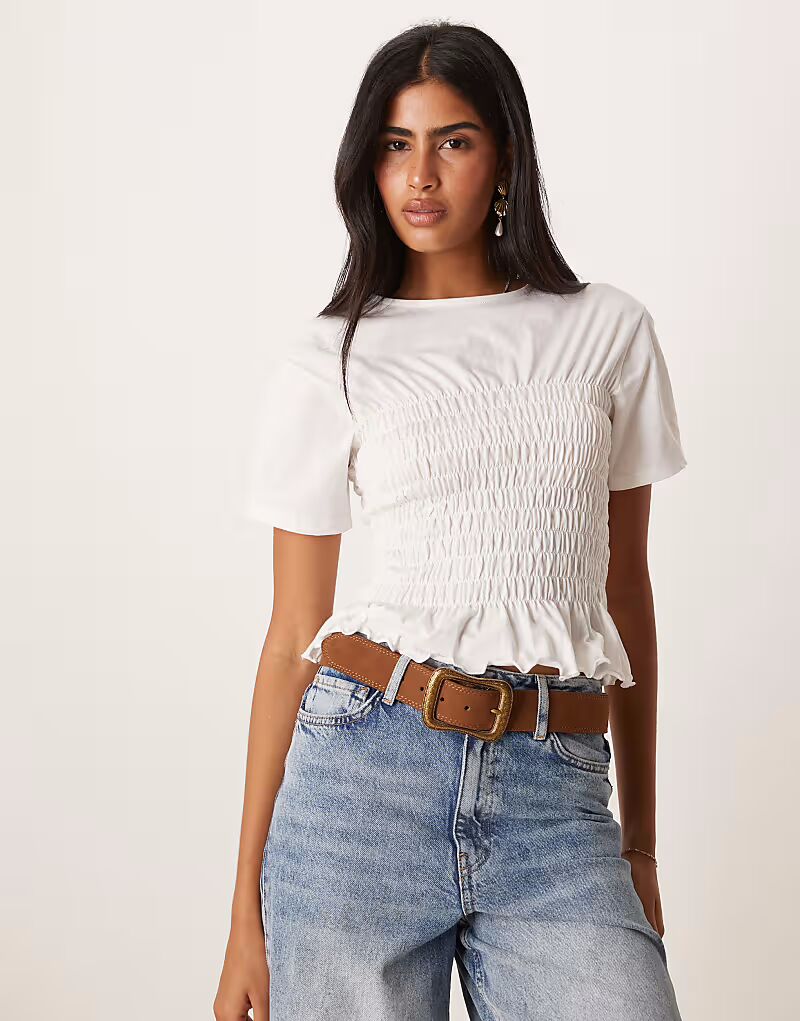 

Футболка ASOS DESIGN из хлопка с присборенной талией цвета слоновой кости