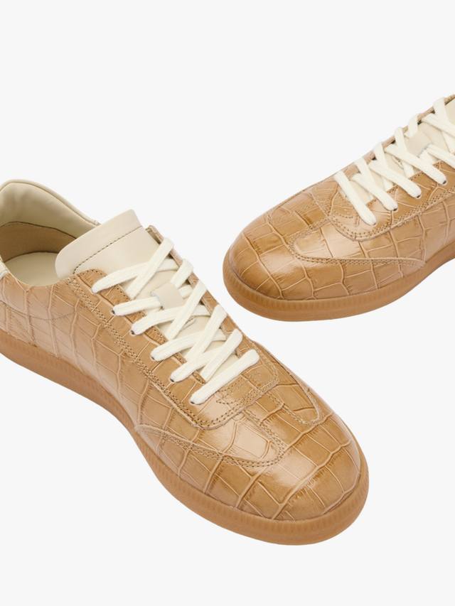 Скандинавские кожаные кроссовки на тонкой подошве Russell & Bromley, Beige — фото 3