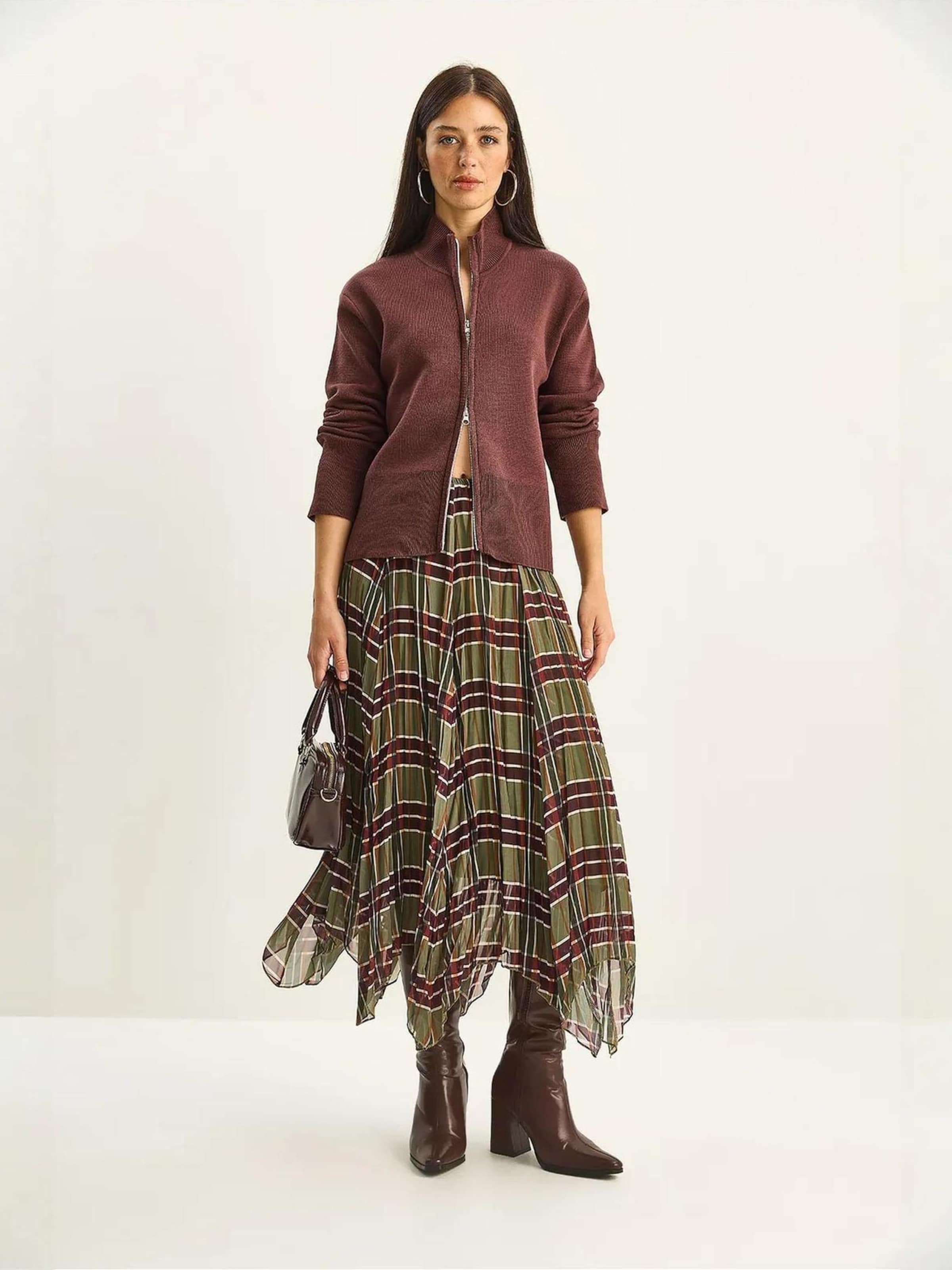 

Bianco Lucci Юбка в оливковом цвете