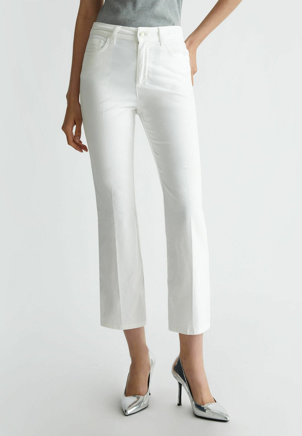 

Расклешенные джинсы CROPPED LIU JO, белый