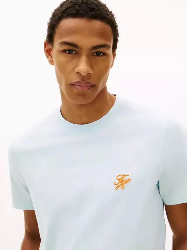 Хлопковая футболка прямого кроя с вышитым логотипом, светло-голубая Tommy Hilfiger — фото 4