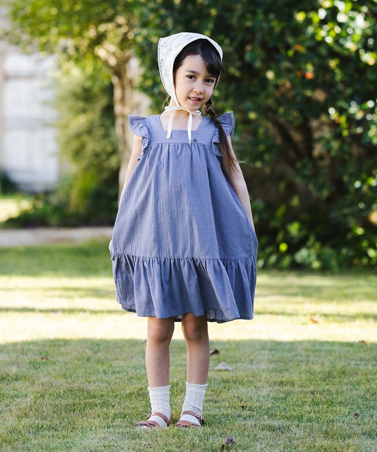 Платье с цветочным узором Littles.t.bys.t.closet с бабушкой, синее — фото 2