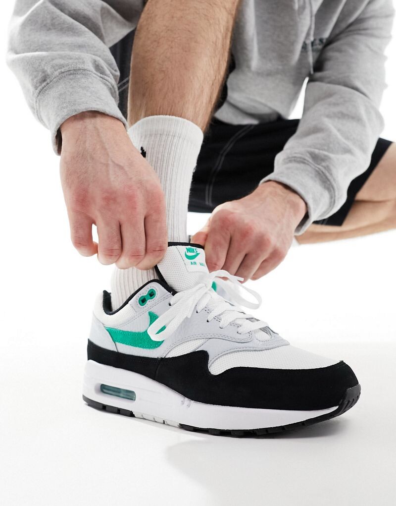 

Кроссовки Nike Air Max 1 белого, черного и зеленого цветов, Черный, Кроссовки Nike Air Max 1 белого, черного и зеленого цветов
