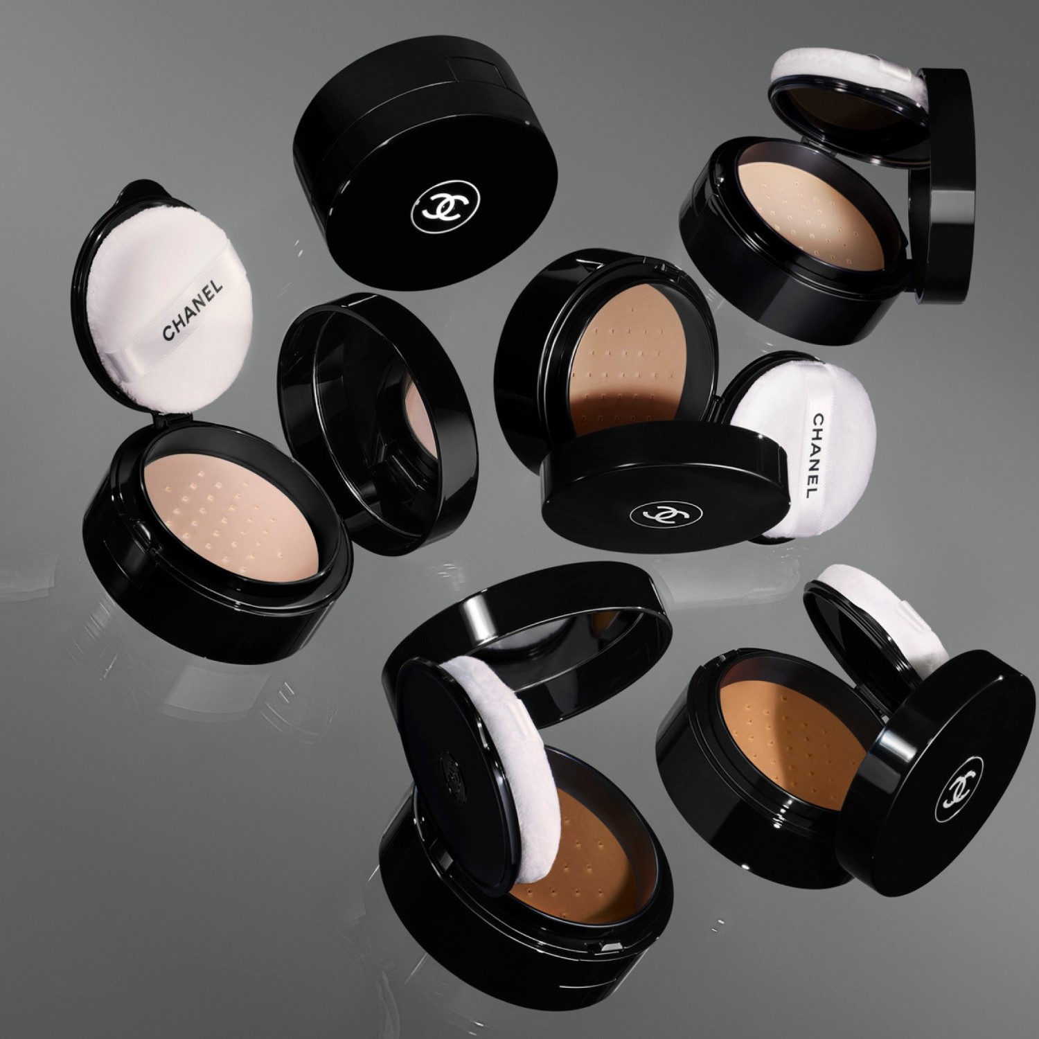 Пудра для лица poudre universelle libre mit natürlichem finish Chanel, 50 - medium intense, вес 6 гр. — фото 4
