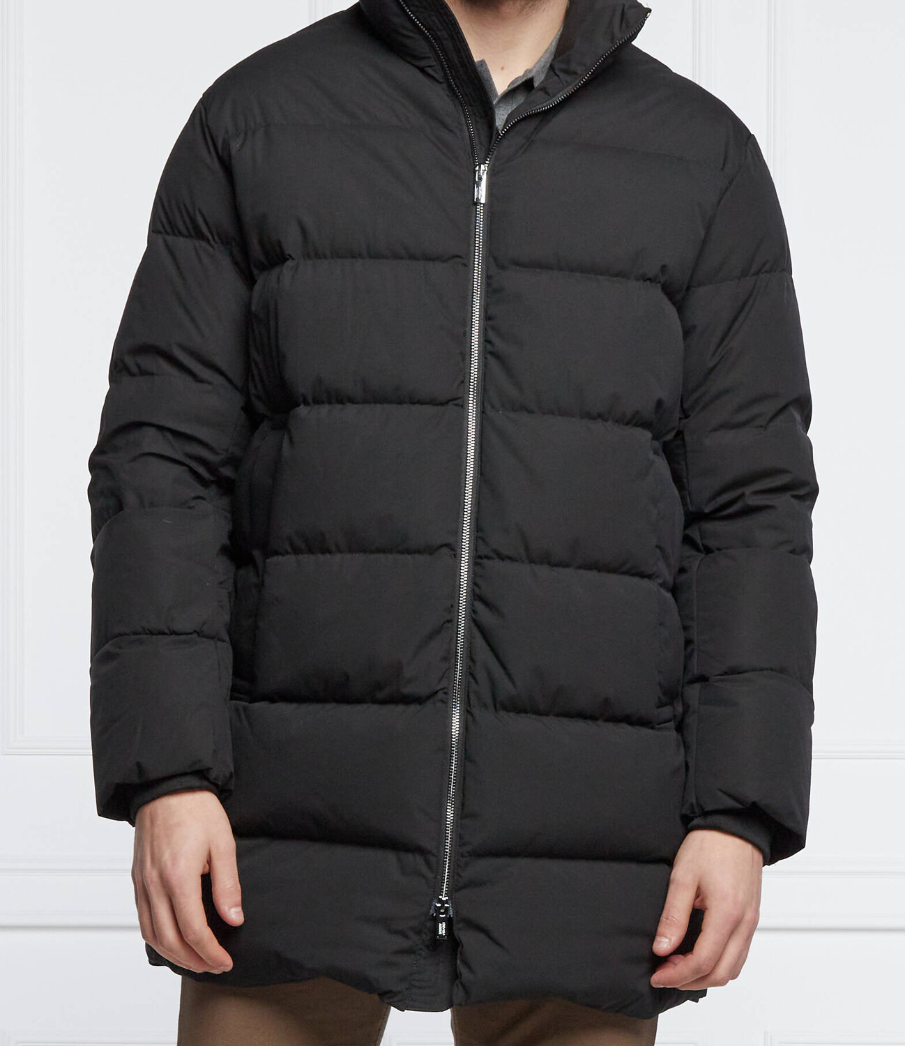 

Куртка Emporio Armani regular fit, черный