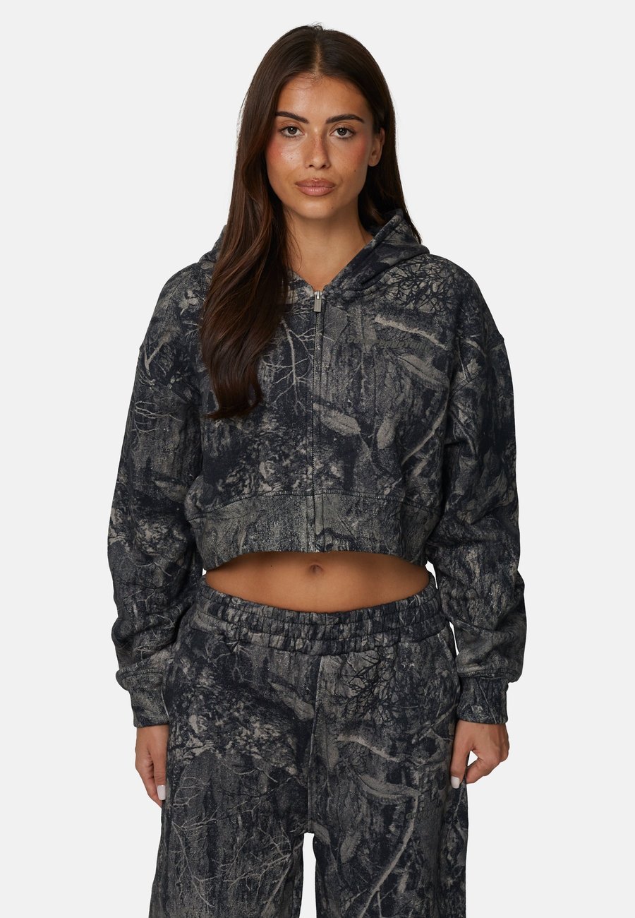 

Толстовка Good For Nothing WOODLAND OUT CAMO CROP, Multi-Coloured/Black