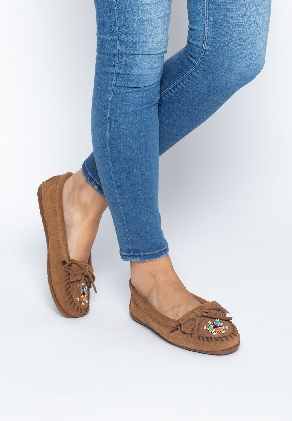 

Мокасины ME TO WE MOCCASINS Minnetonka, цвет cinnamon