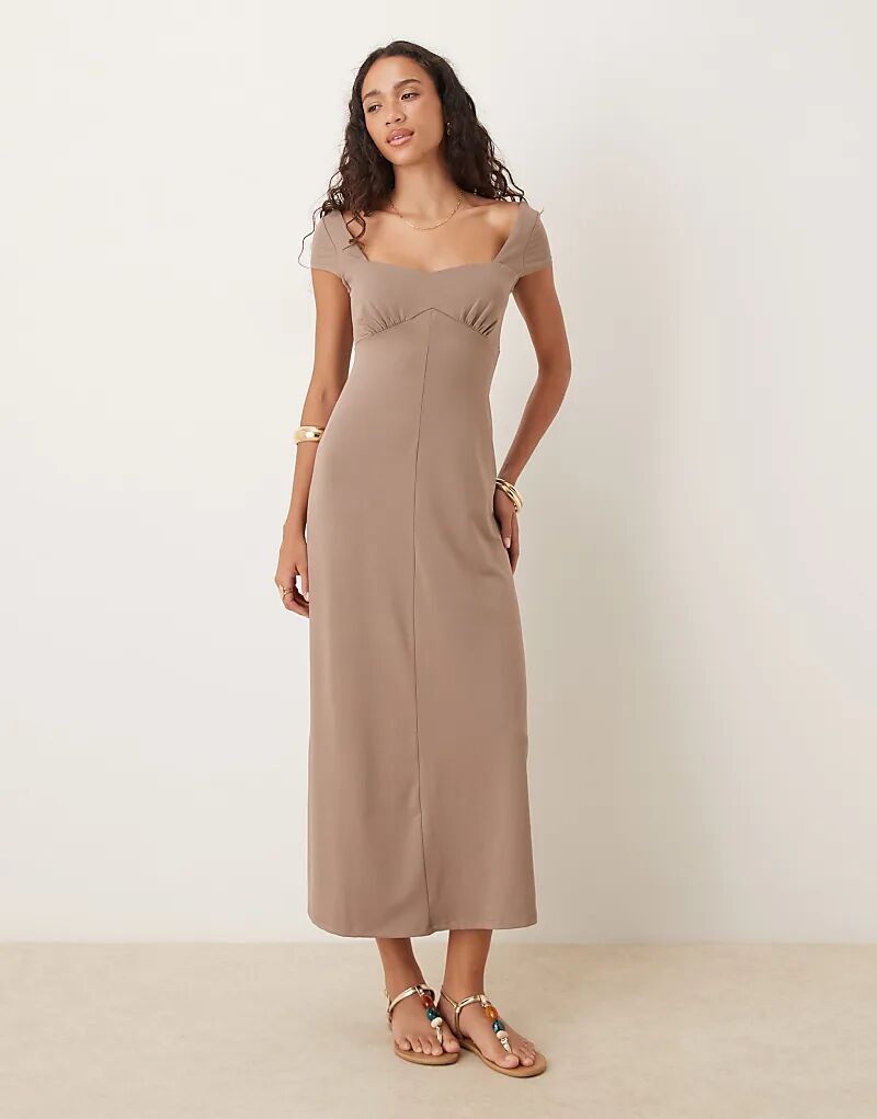 

Платье миди ASOS DESIGN с короткими рукавами цвета мокко