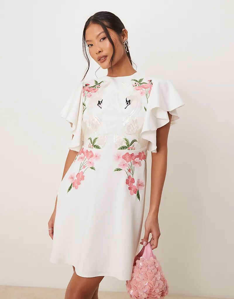 

Мини-платье Hope & Ivy Petite с открытой спиной и декором в виде лебедя цвета слоновой кости