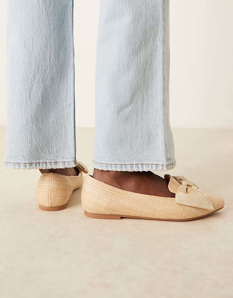 Балетки ASOS DESIGN Wide Fit Lake с заостренным носком и бантом из натуральной рафии — фото 2