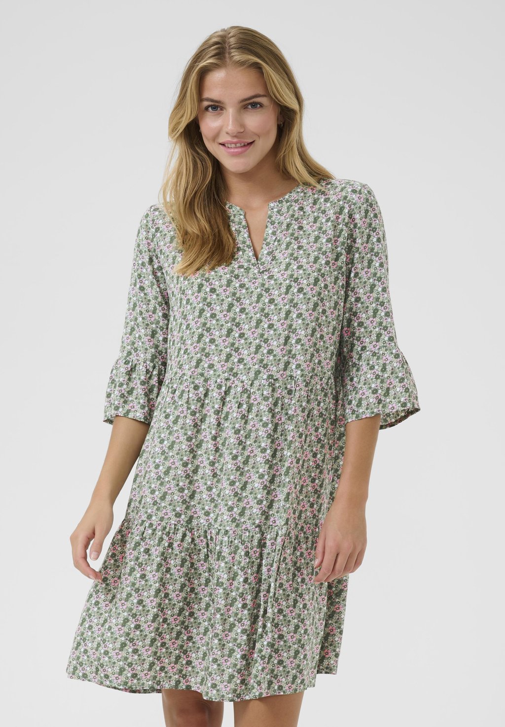 

Повседневное платье CREMMIY PRINTED Cream, зеленый