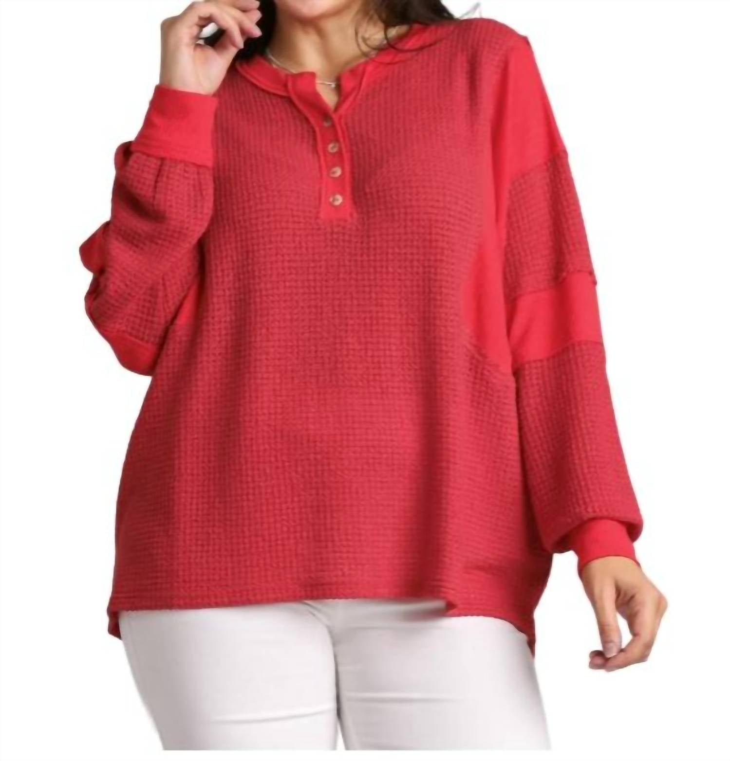 

Верхняя туника из вафельного трикотажа Henley красного цвета umgee
