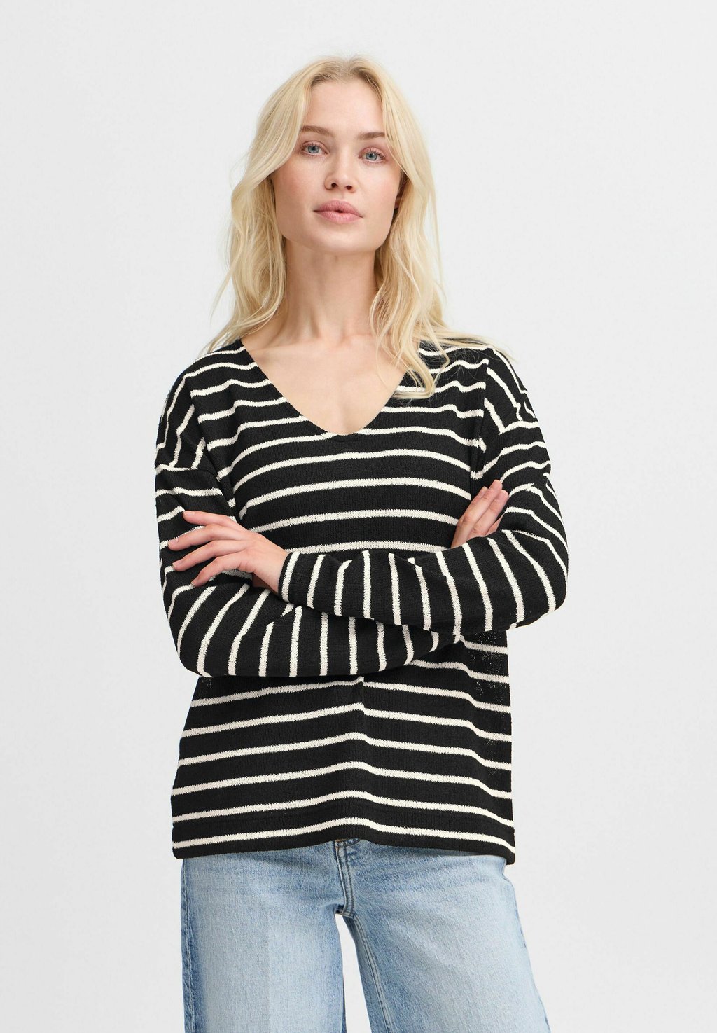

Свитер BYSIF b.young by Zalando, черный