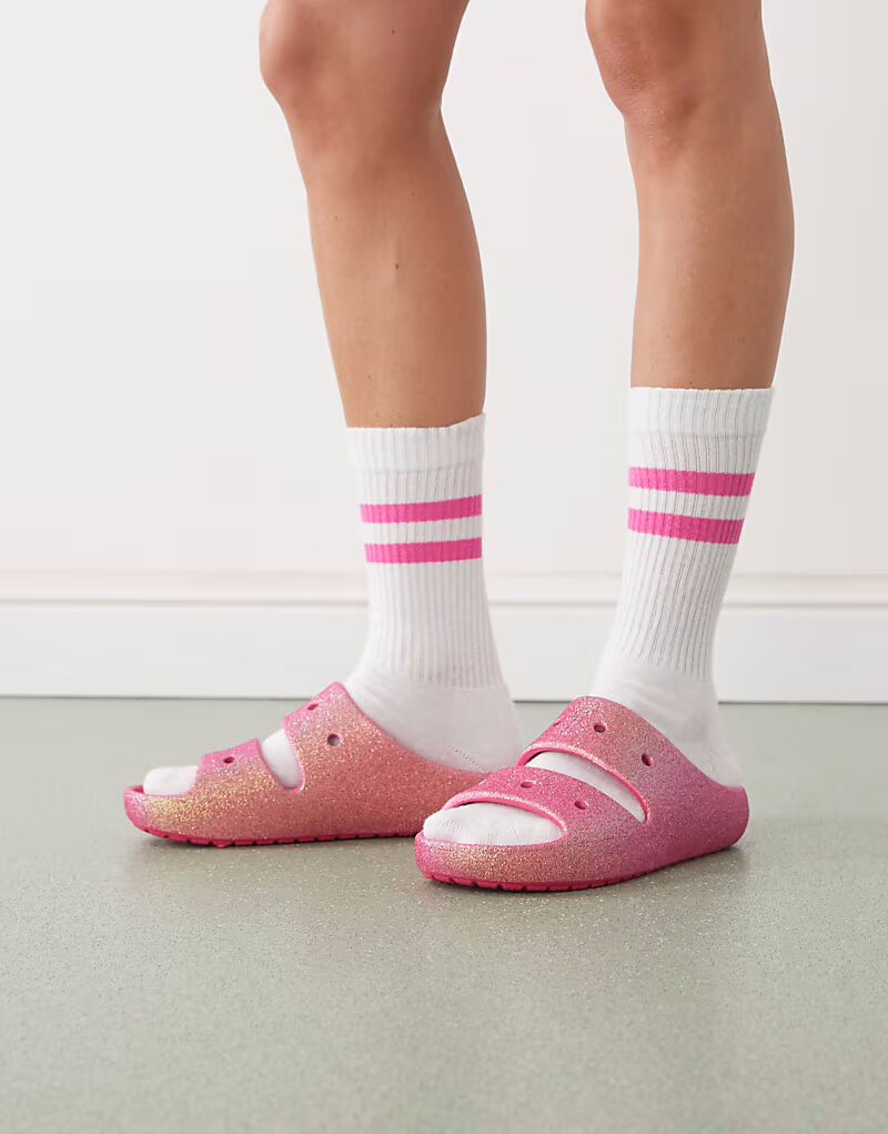 Сандалии Crocs Classic с переливающимися блестками розового цвета
