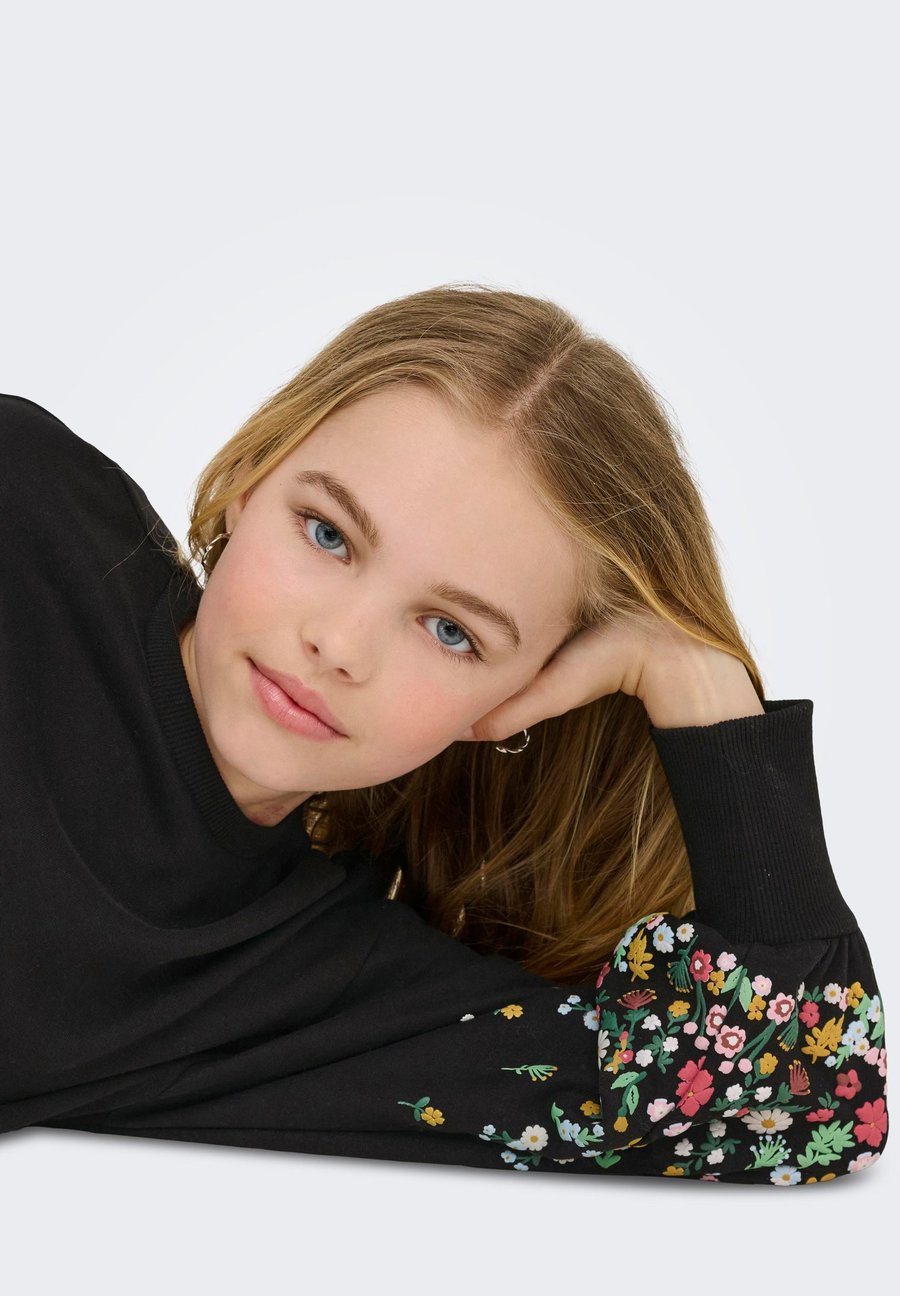 Толстовка ONLY GIRLS KOGBROOKE O NECK FLOWER, Black — фото 3